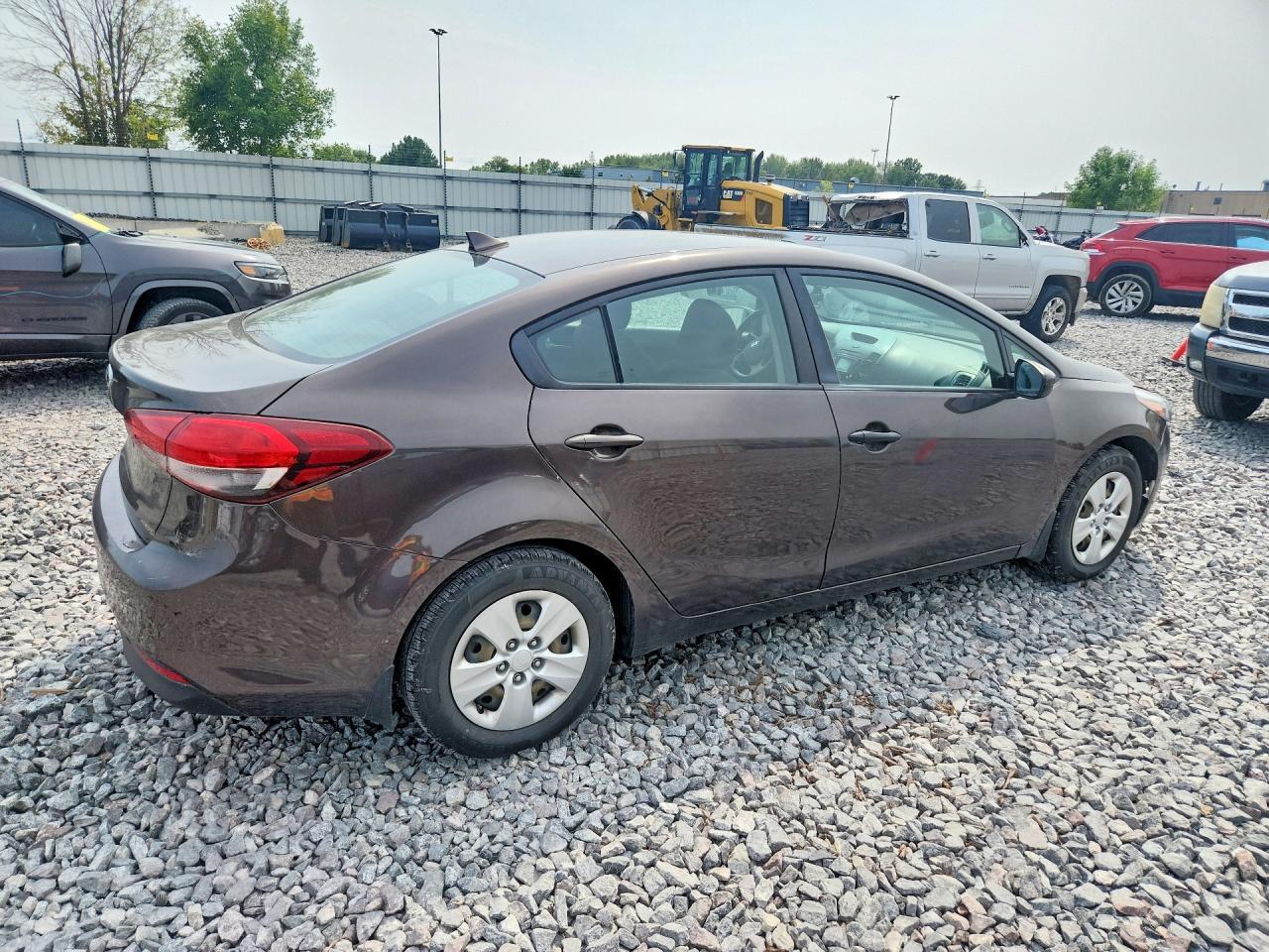 2017 KIA FORTE LX — Фото 3 из 12