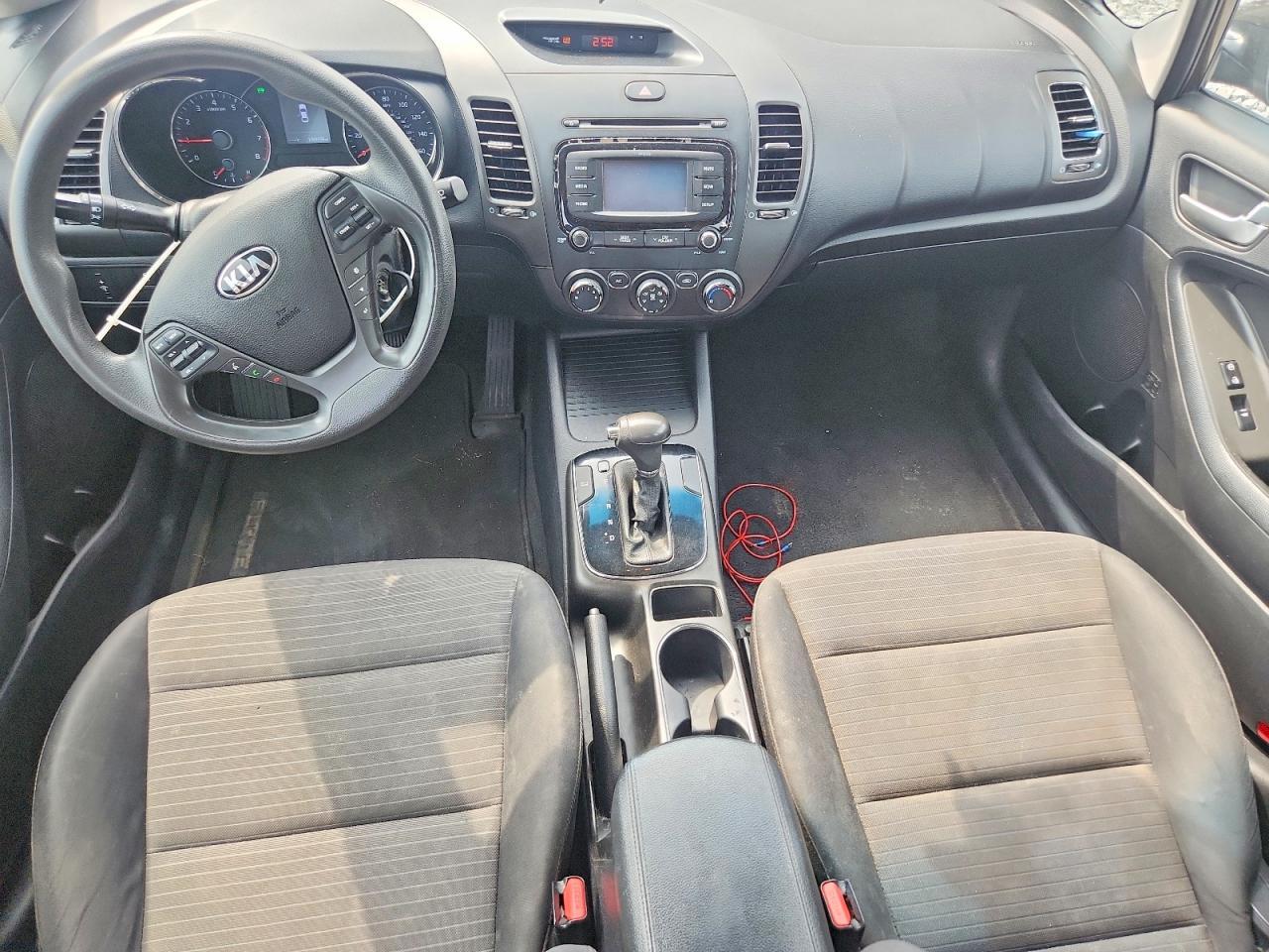 2017 KIA FORTE LX — Фото 8 из 12