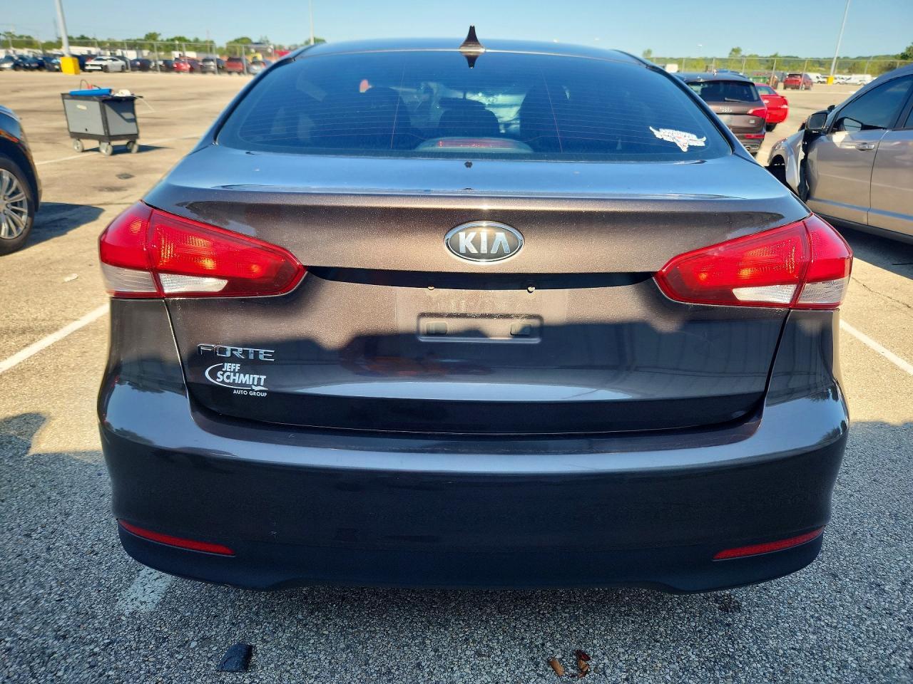 3KPFK4A75HE160370 2017 KIA FORTE photo no. 6