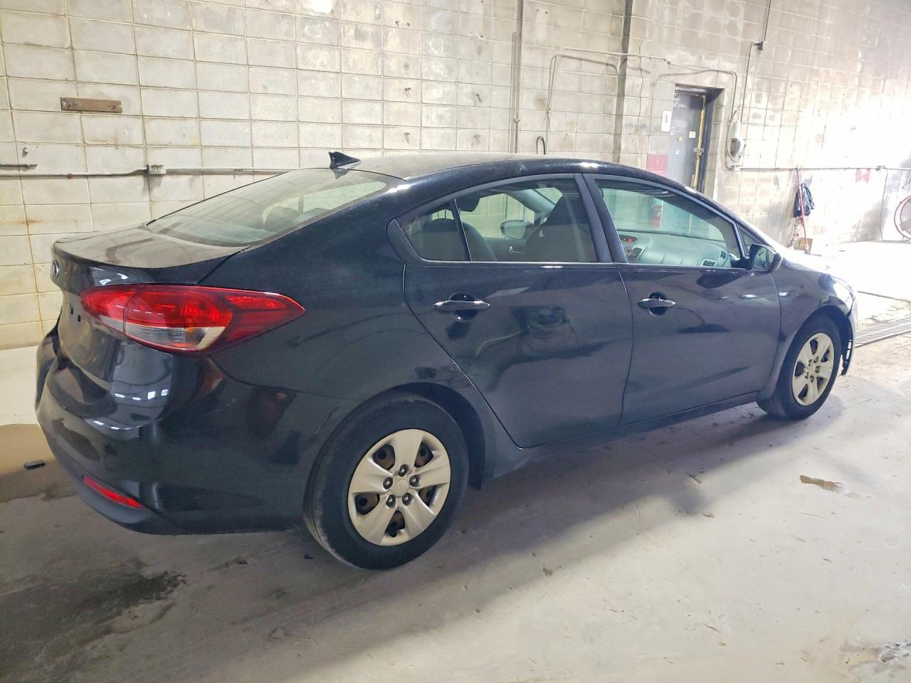 2017 KIA FORTE LX — Фото 3 из 12