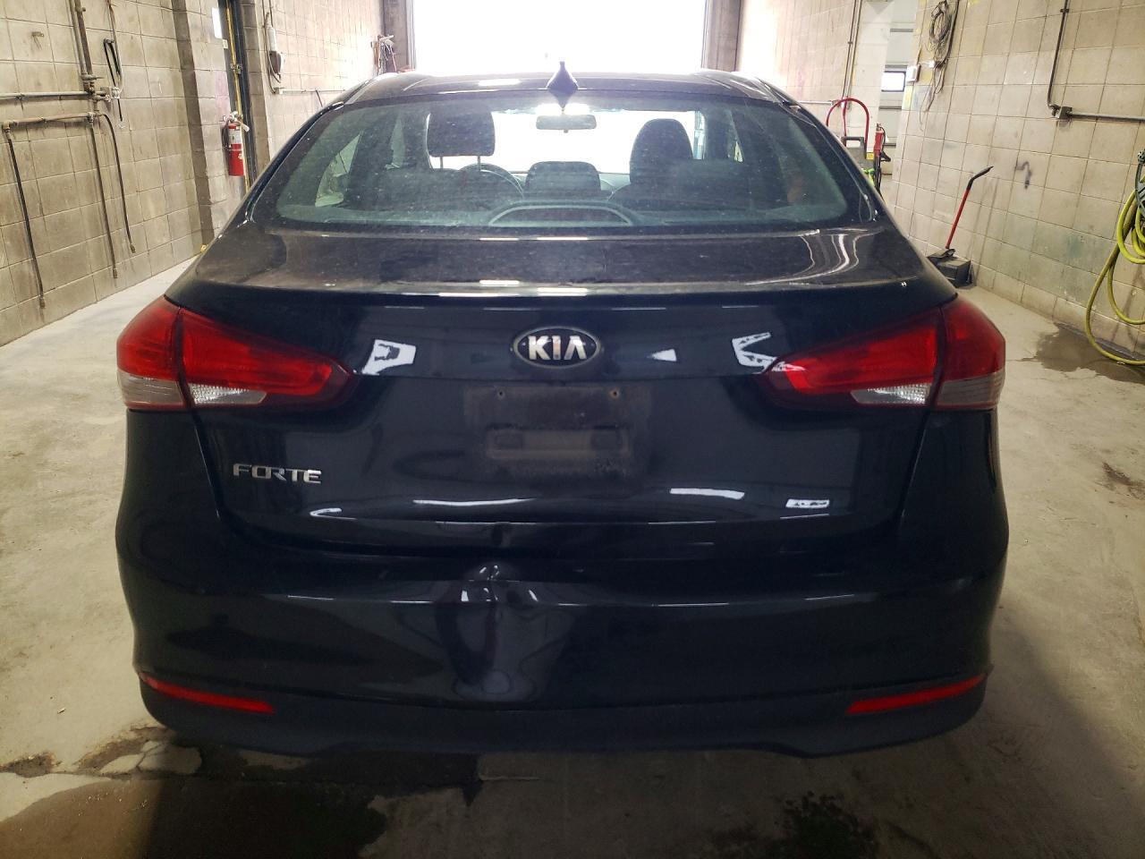 2017 KIA FORTE LX — Фото 6 из 12