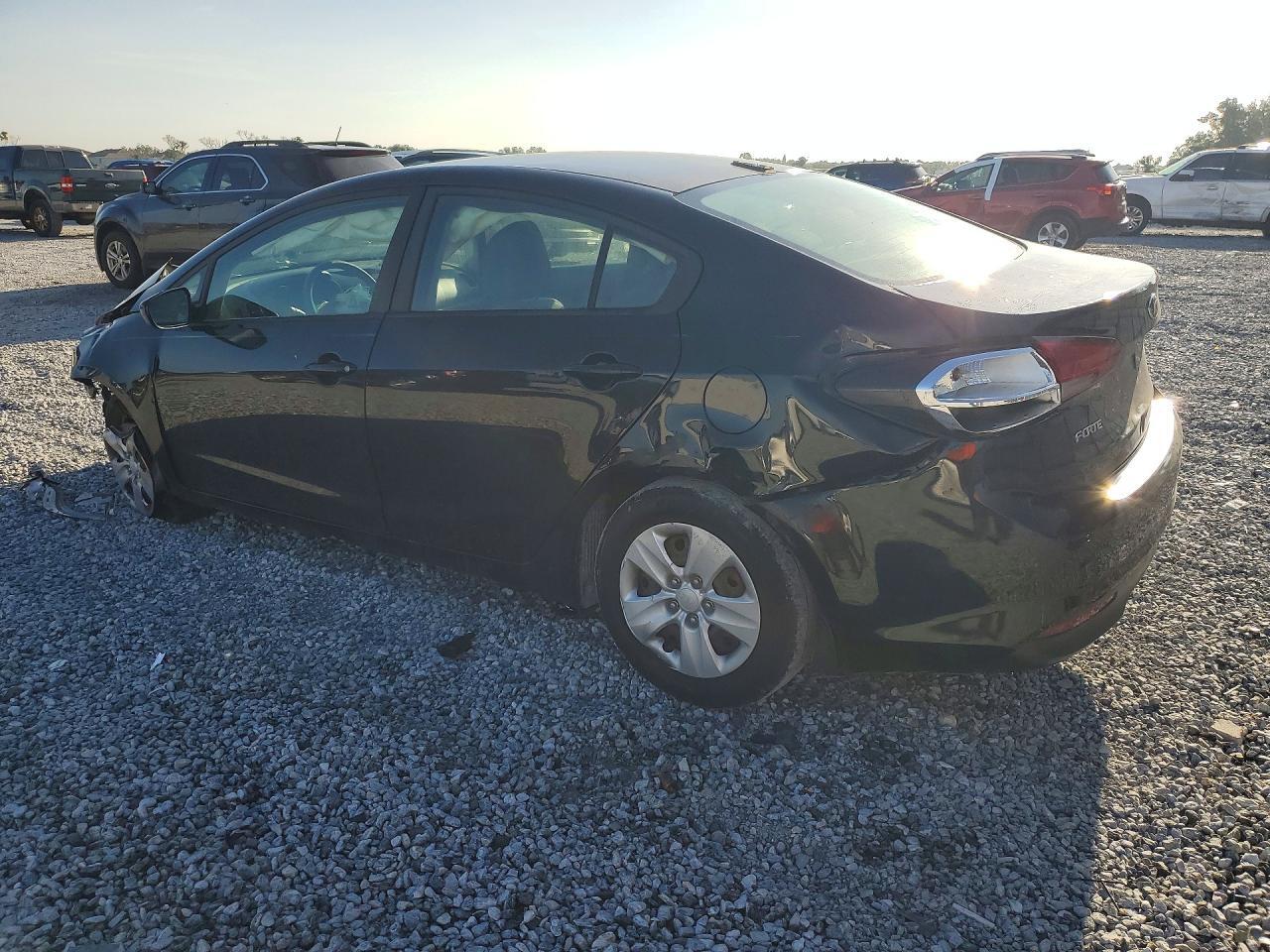 2017 KIA FORTE LX — Фото 2 из 12