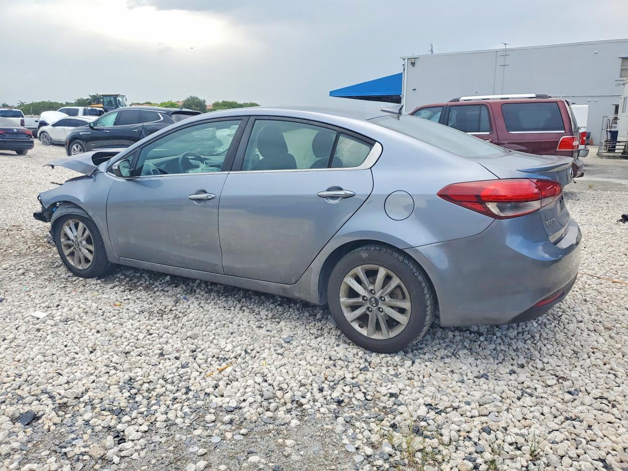 2017 KIA FORTE S — Фото 2 из 12