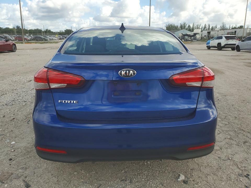 2017 KIA FORTE LX — Фото 6 из 12