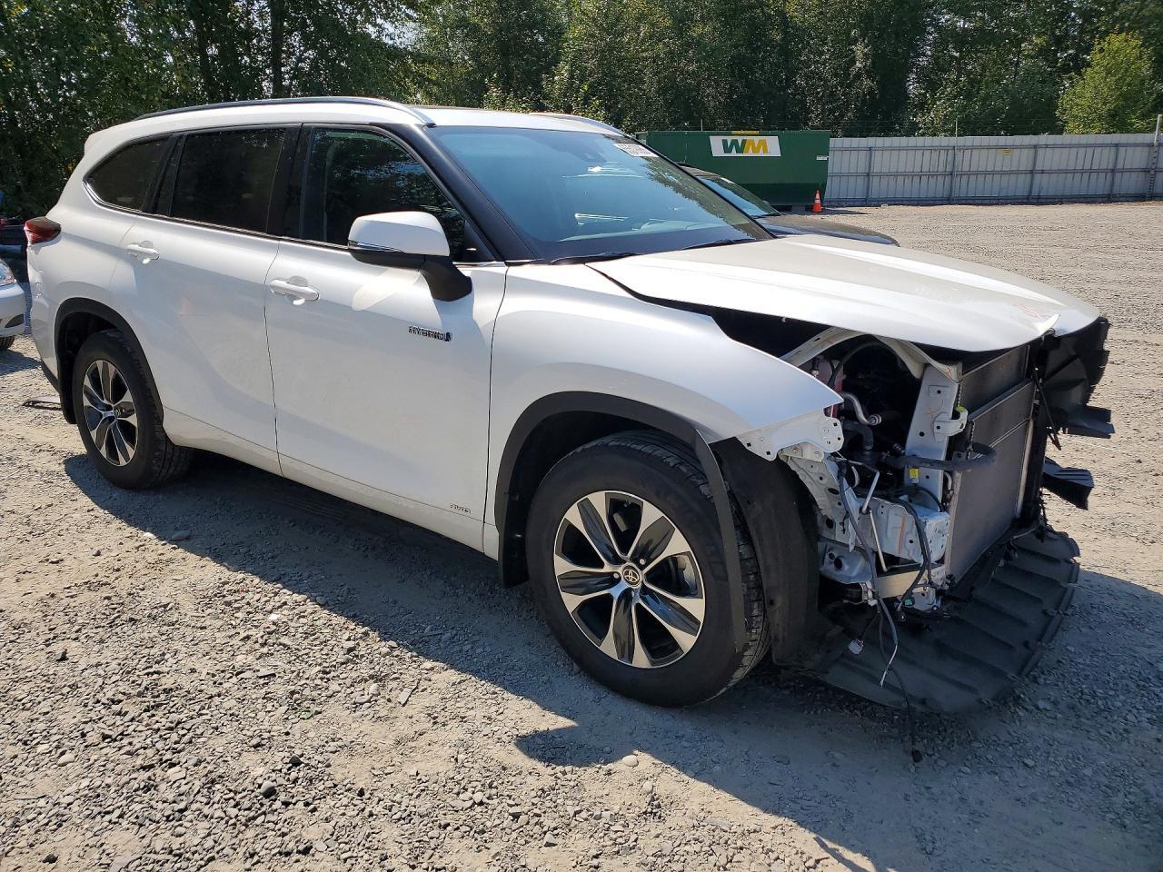 2021 TOYOTA HIGHLANDER HYBRID XLE — Фото 4 из 14