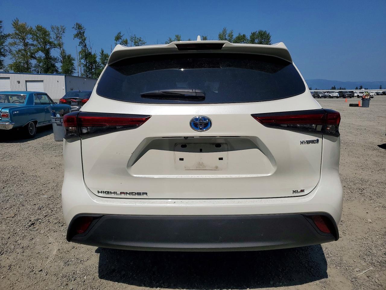 2021 TOYOTA HIGHLANDER HYBRID XLE — Фото 6 из 14