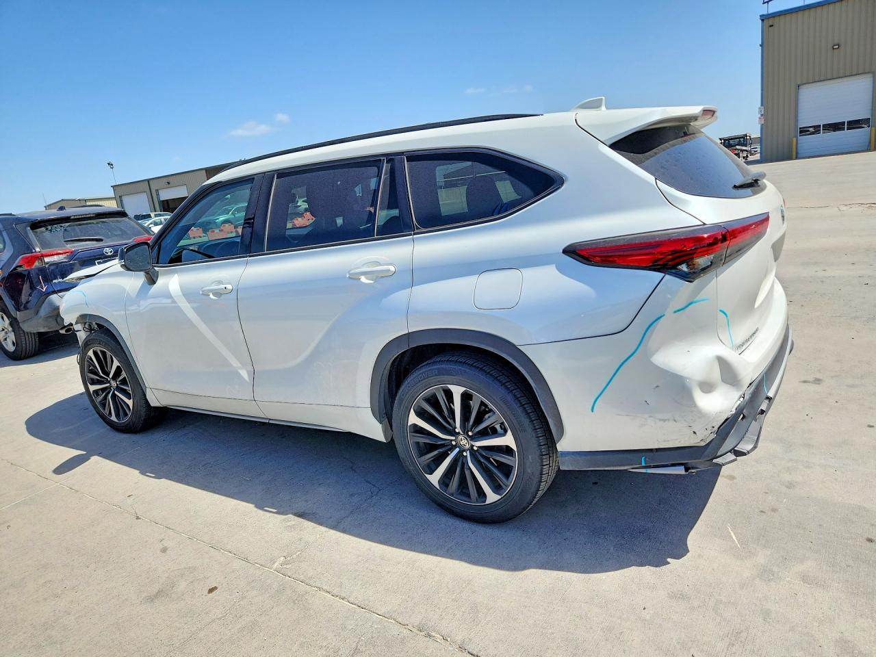 2021 TOYOTA HIGHLANDER XSE — Фото 2 из 13