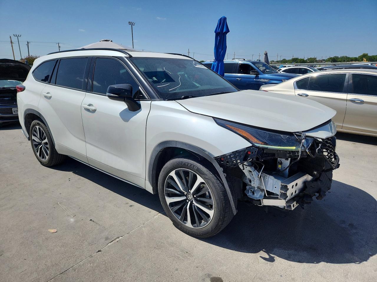 2021 TOYOTA HIGHLANDER XSE — Фото 4 из 13