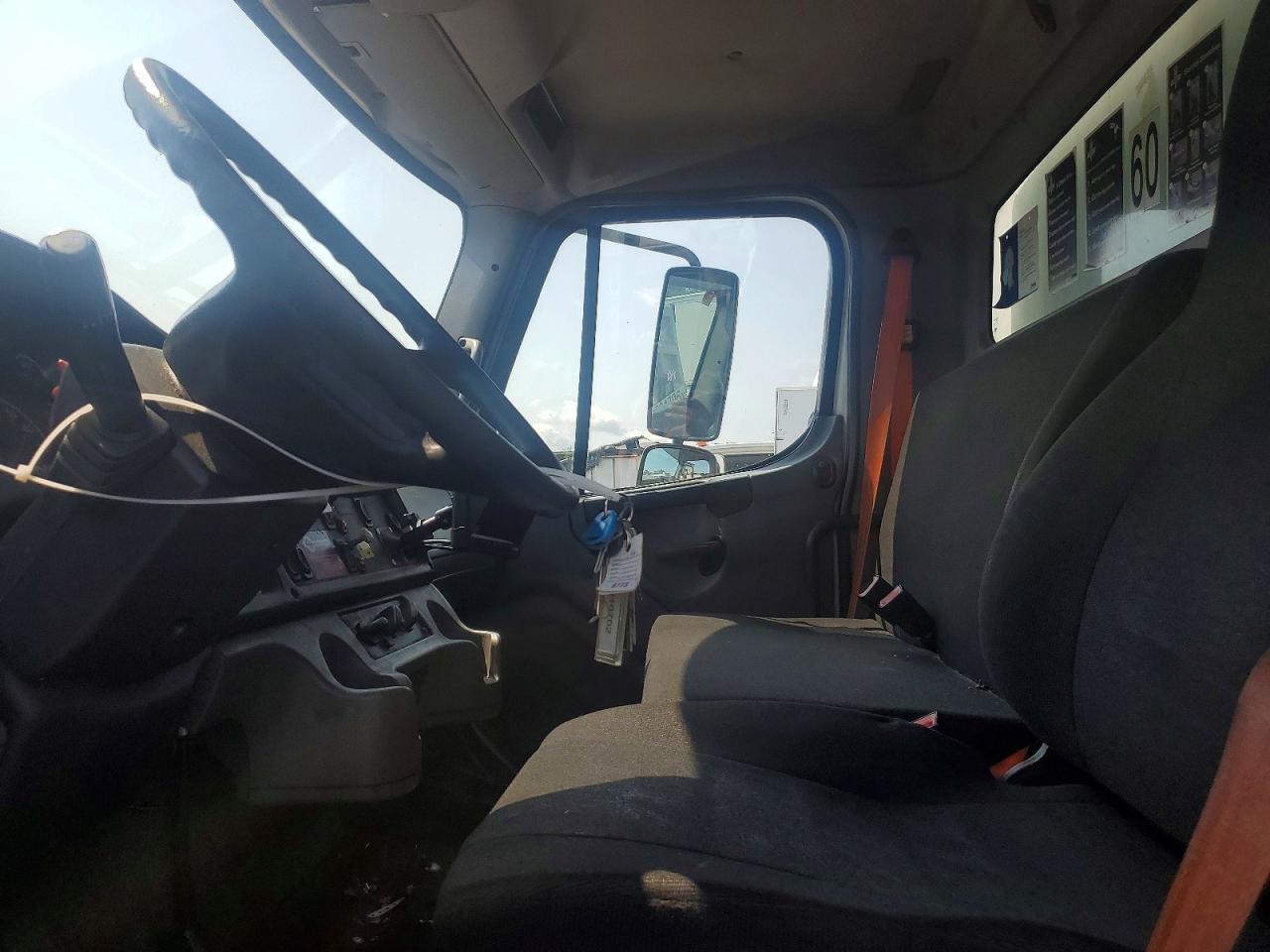 2014 FREIGHTLINER BUSINESS CLASS M2 BOX TRUCK — Фото 7 из 13