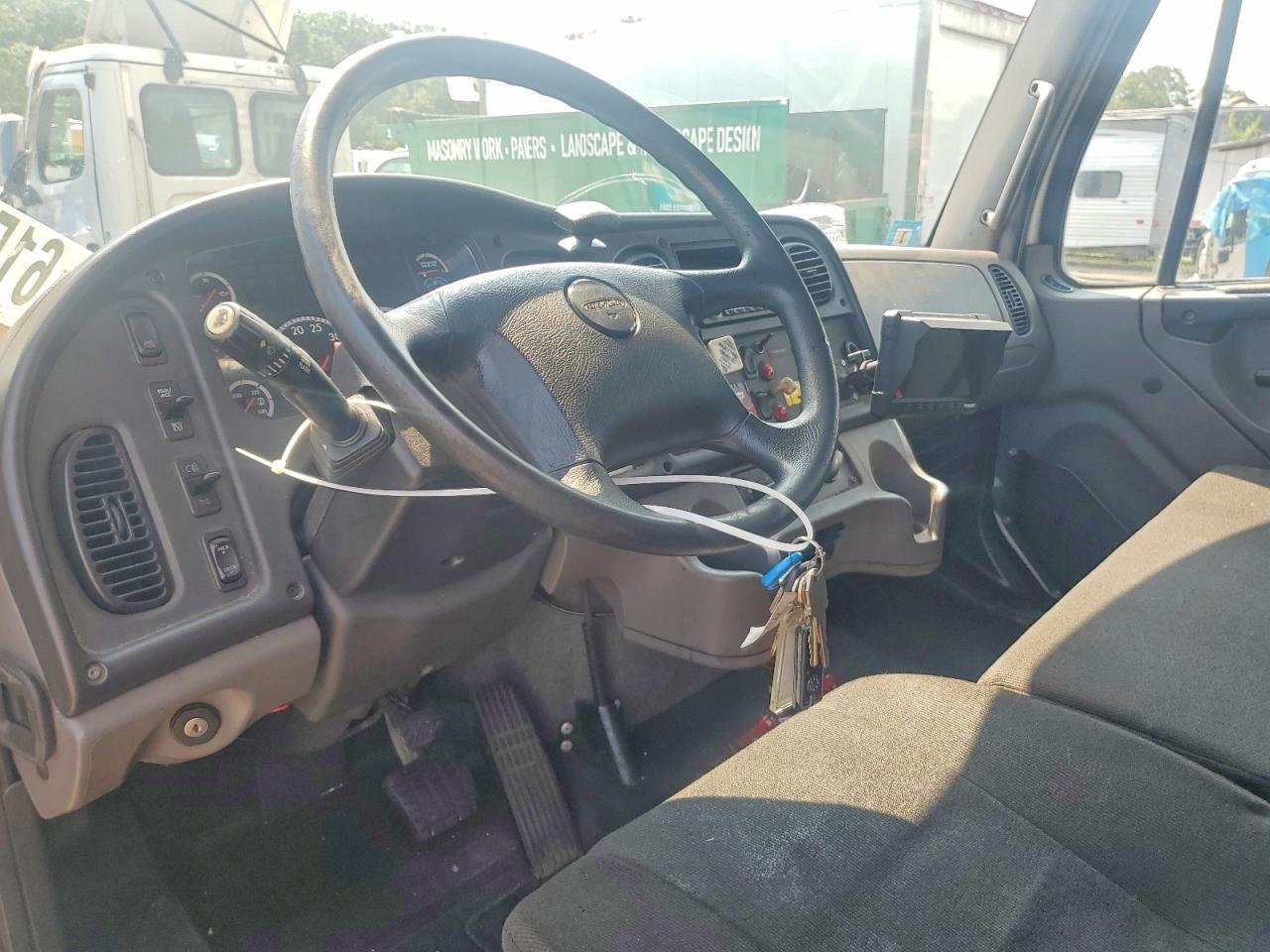 2014 FREIGHTLINER BUSINESS CLASS M2 BOX TRUCK — Фото 8 из 13