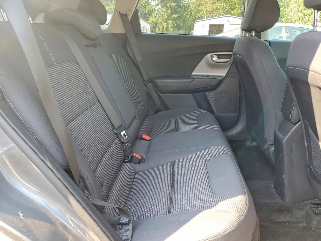 2017 KIA NIRO LX — Фото 11 из 13