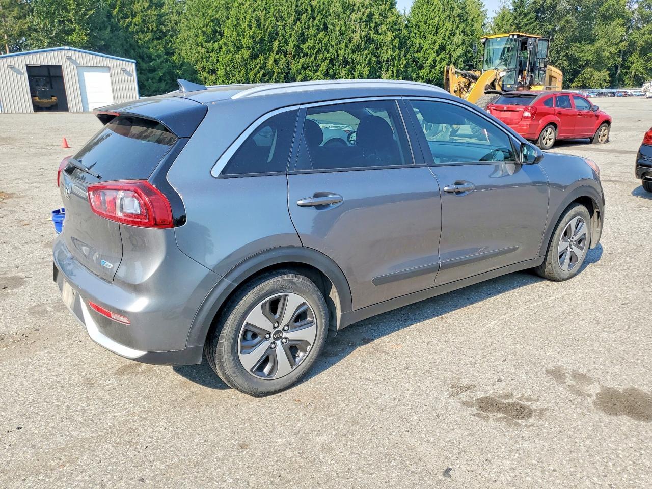 2017 KIA NIRO LX — Фото 3 из 13