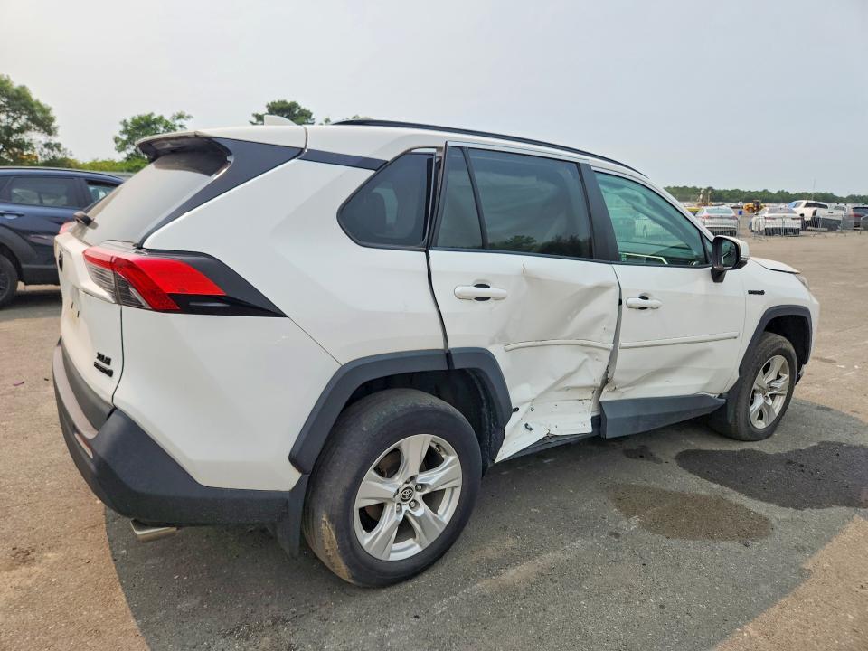 2021 TOYOTA RAV4 XLE — Фото 3 из 13