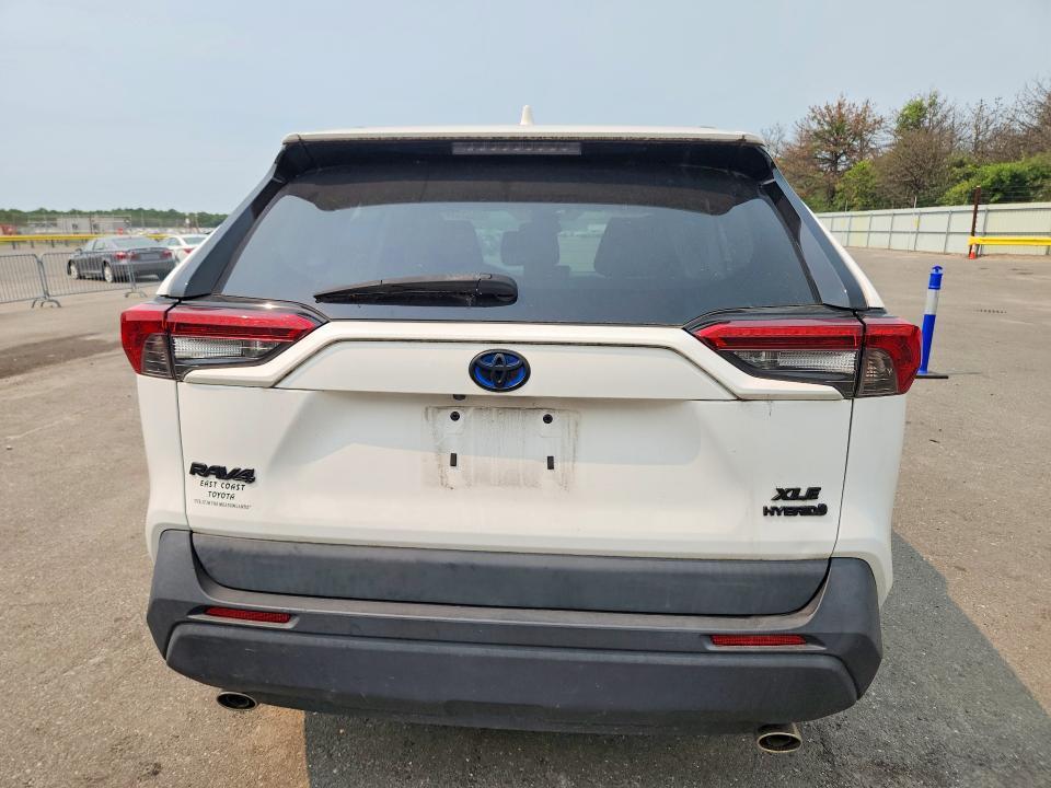 2021 TOYOTA RAV4 XLE — Фото 6 из 13