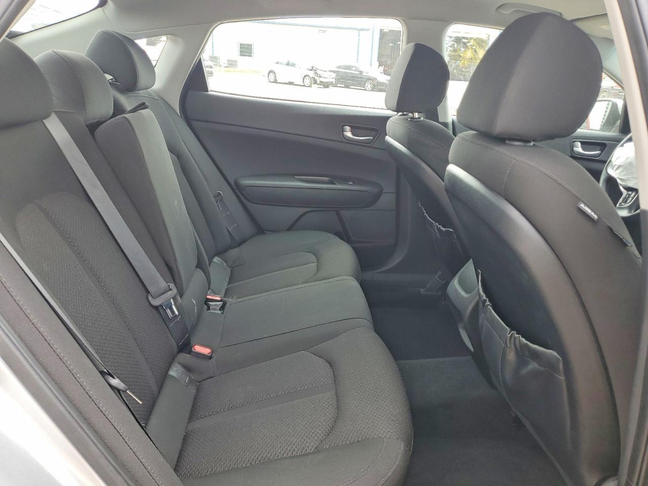5XXGT4L36HG157934 2017 KIA OPTIMA photo no. 10