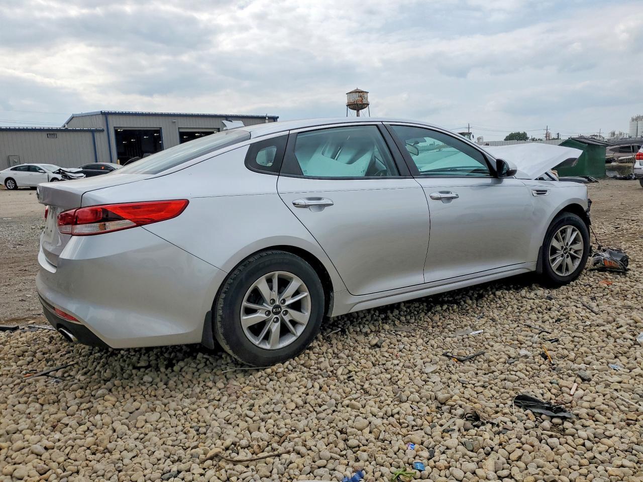 5XXGT4L36HG157934 2017 KIA OPTIMA photo no. 3