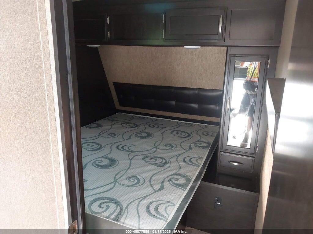 573TE3628H3402344 2017 GRAND DESIGN IMAGINE photo no. 8
