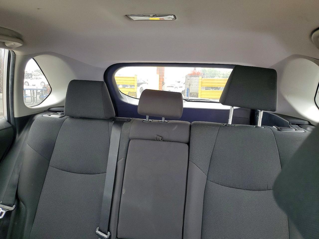 2021 TOYOTA RAV4 LE — Фото 10 из 13