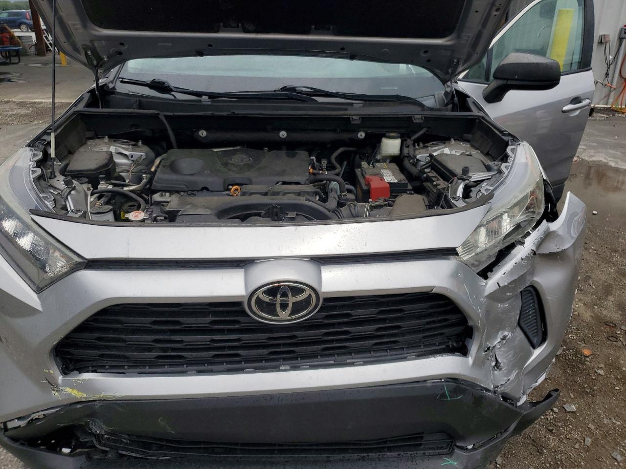 2021 TOYOTA RAV4 LE — Фото 12 из 13