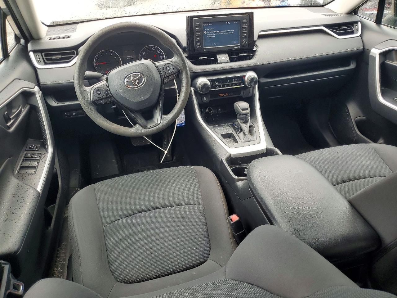 2021 TOYOTA RAV4 LE — Фото 8 из 13