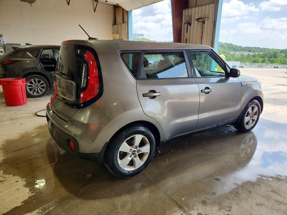 2017 KIA SOUL BASE — Фото 3 из 12