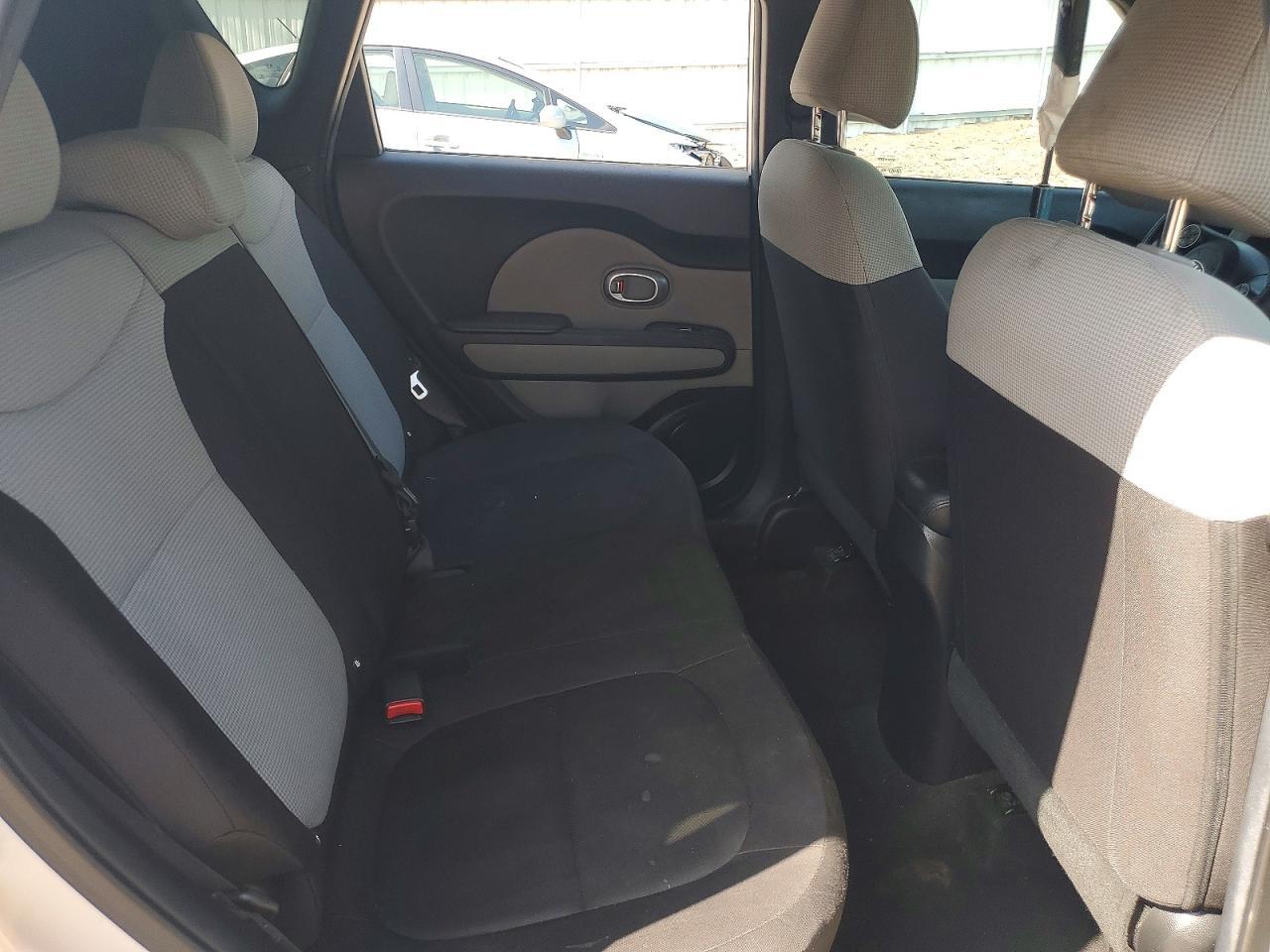 KNDJN2A26H7451910 2017 KIA SOUL photo no. 10