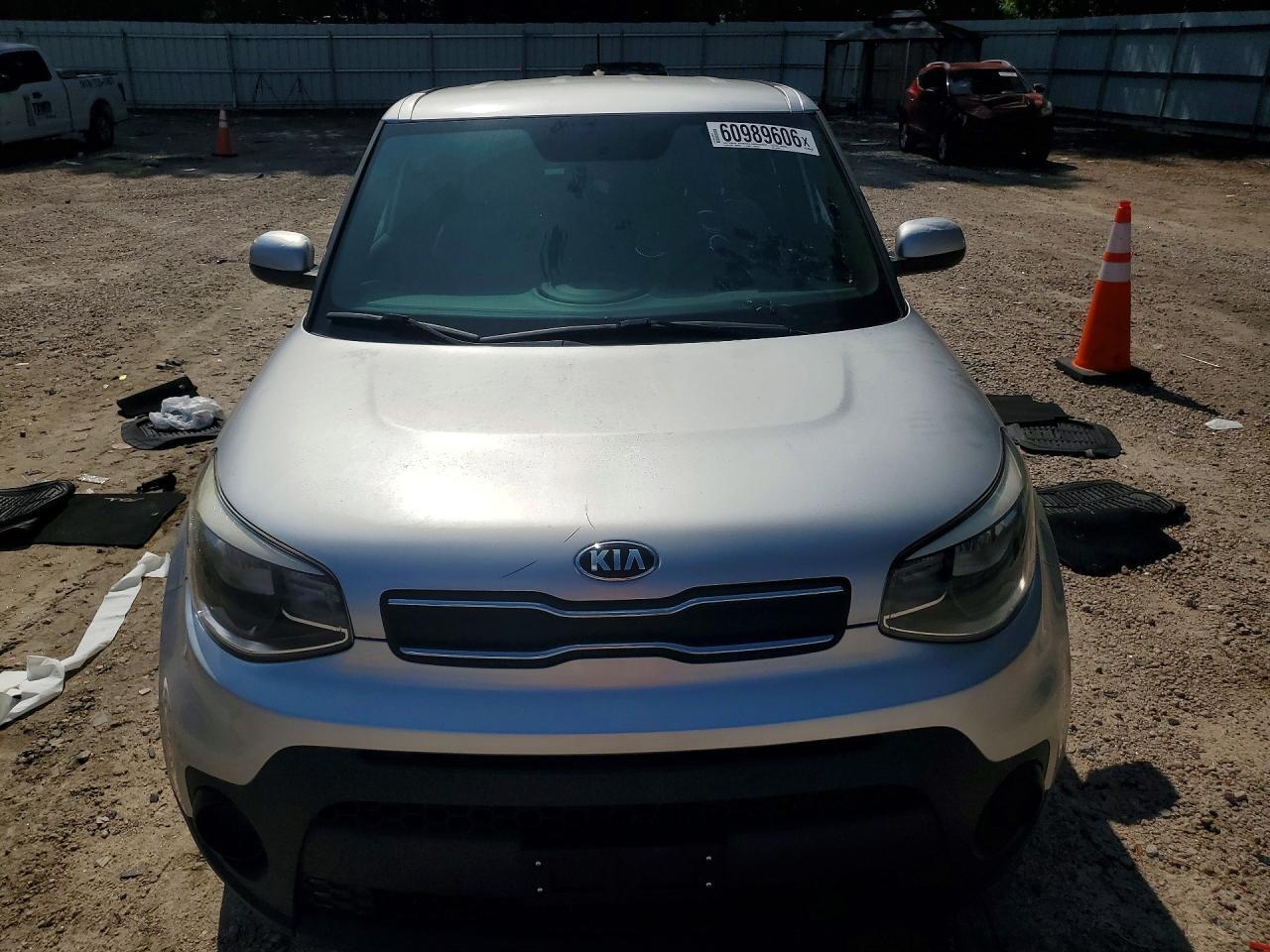 KNDJN2A26H7451910 2017 KIA SOUL photo no. 5
