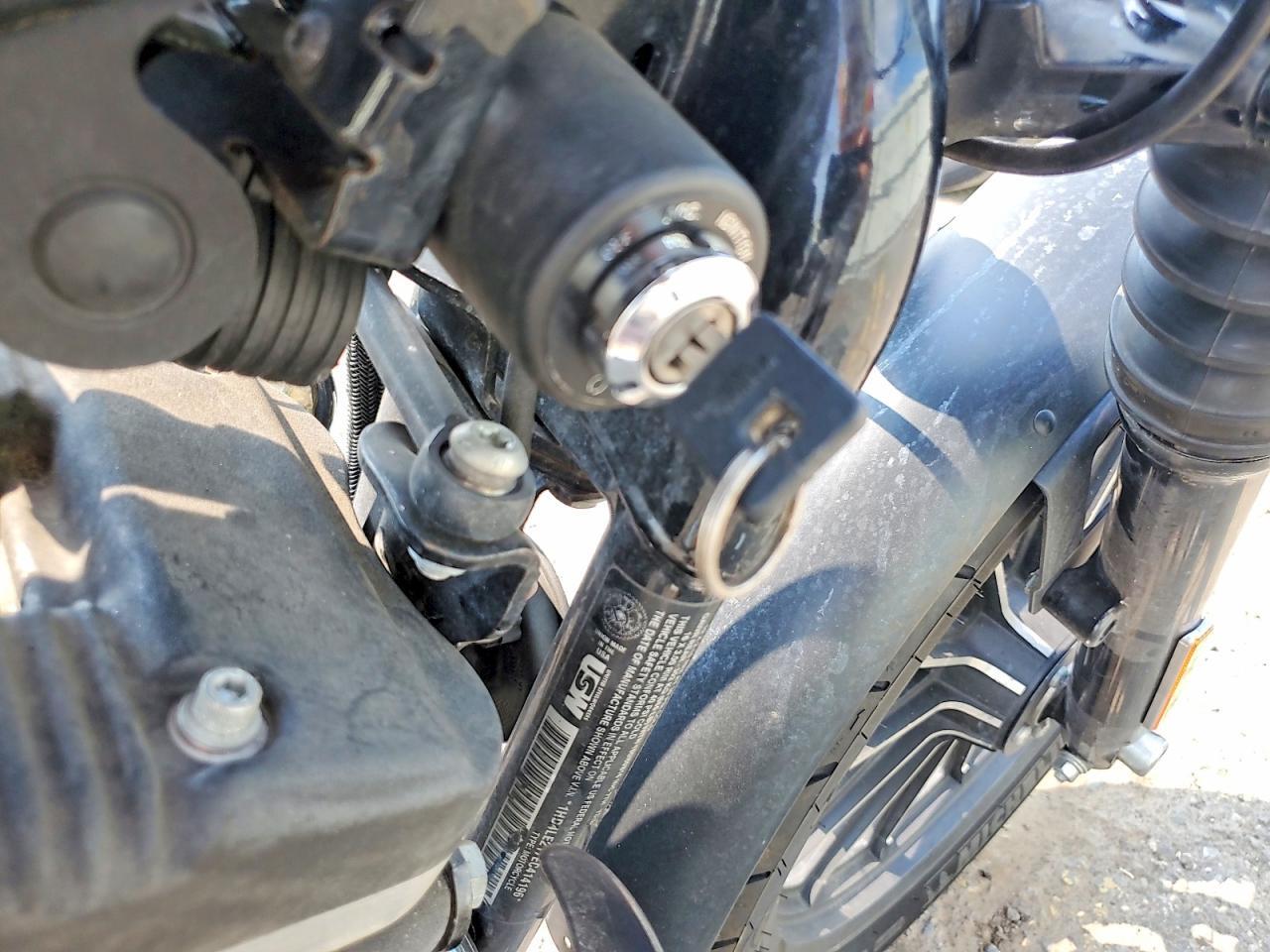 2014 HARLEY-DAVIDSON XL883 IRON 883 — Фото 8 из 9