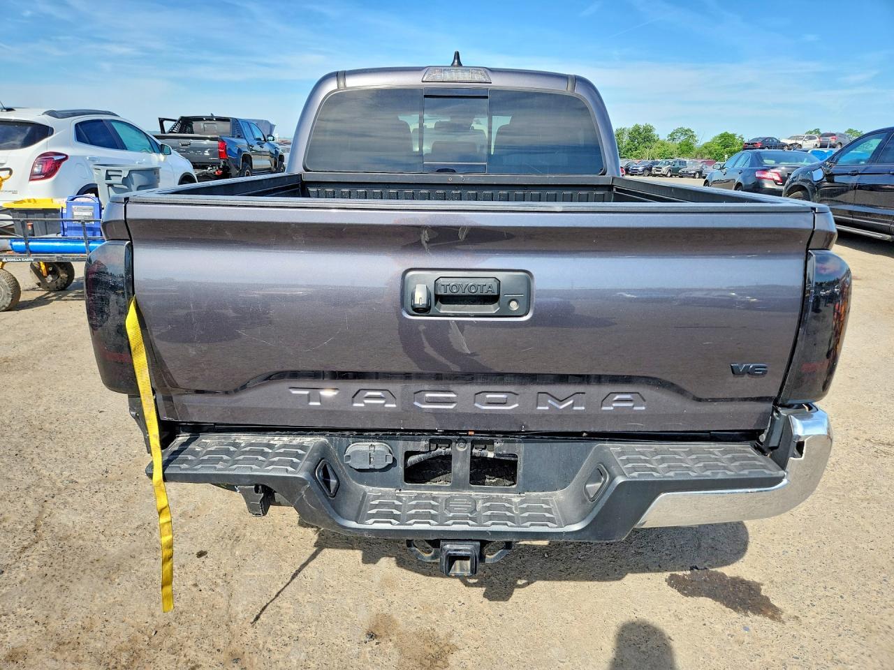 2021 TOYOTA TACOMA TRD OFF-ROAD — Фото 6 из 12