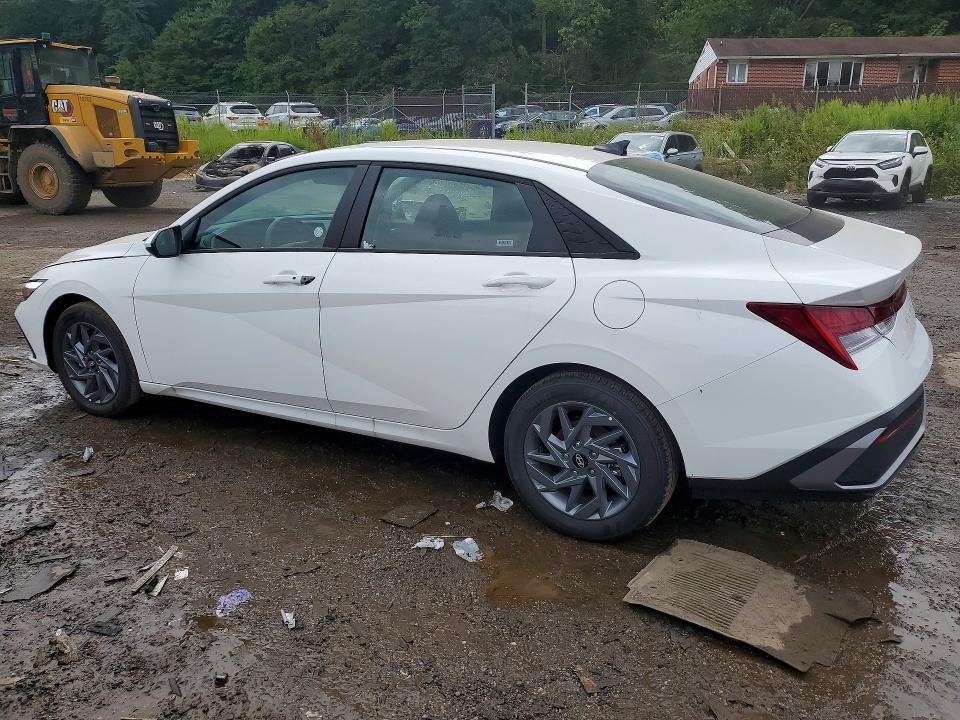 2026 HYUNDAI ELANTRA HYBRID BLUE — Фото 2 из 12