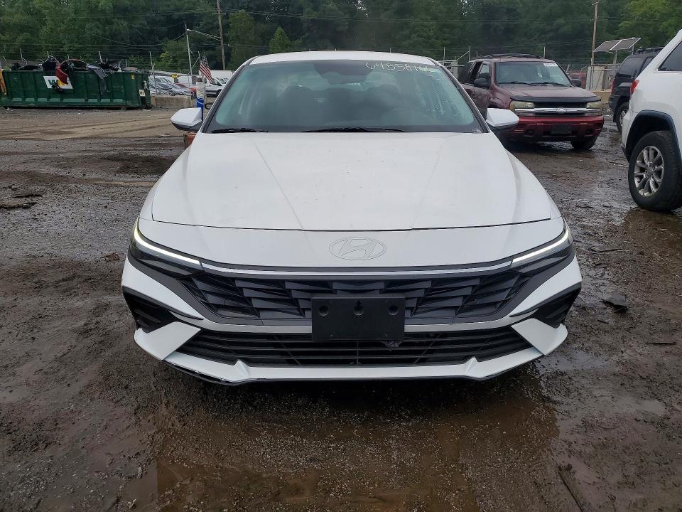 2026 HYUNDAI ELANTRA HYBRID BLUE — Фото 5 из 12