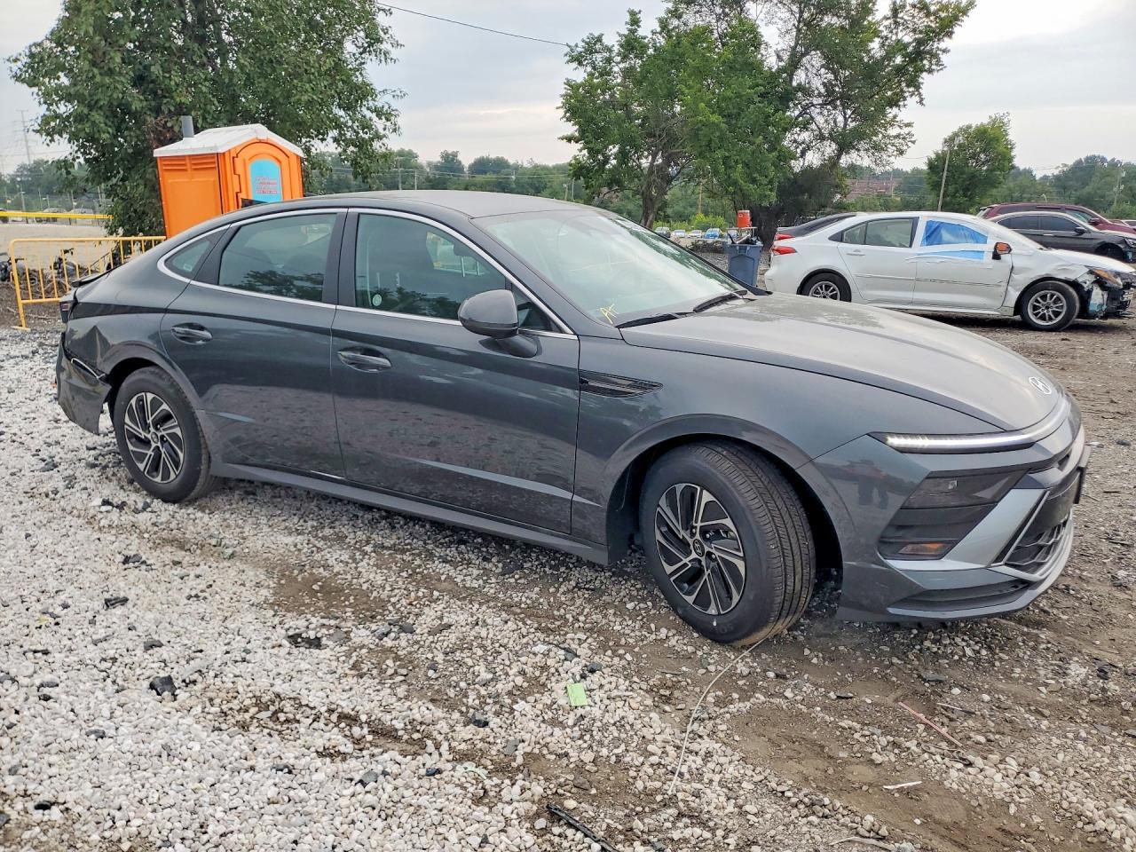 2026 HYUNDAI SONATA HYBRID BLUE — Фото 4 из 12