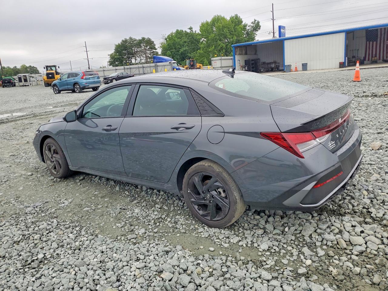 2026 HYUNDAI ELANTRA SEL SPORT — Фото 2 из 12