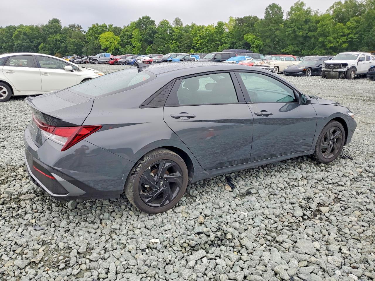 2026 HYUNDAI ELANTRA SEL SPORT — Фото 3 из 12