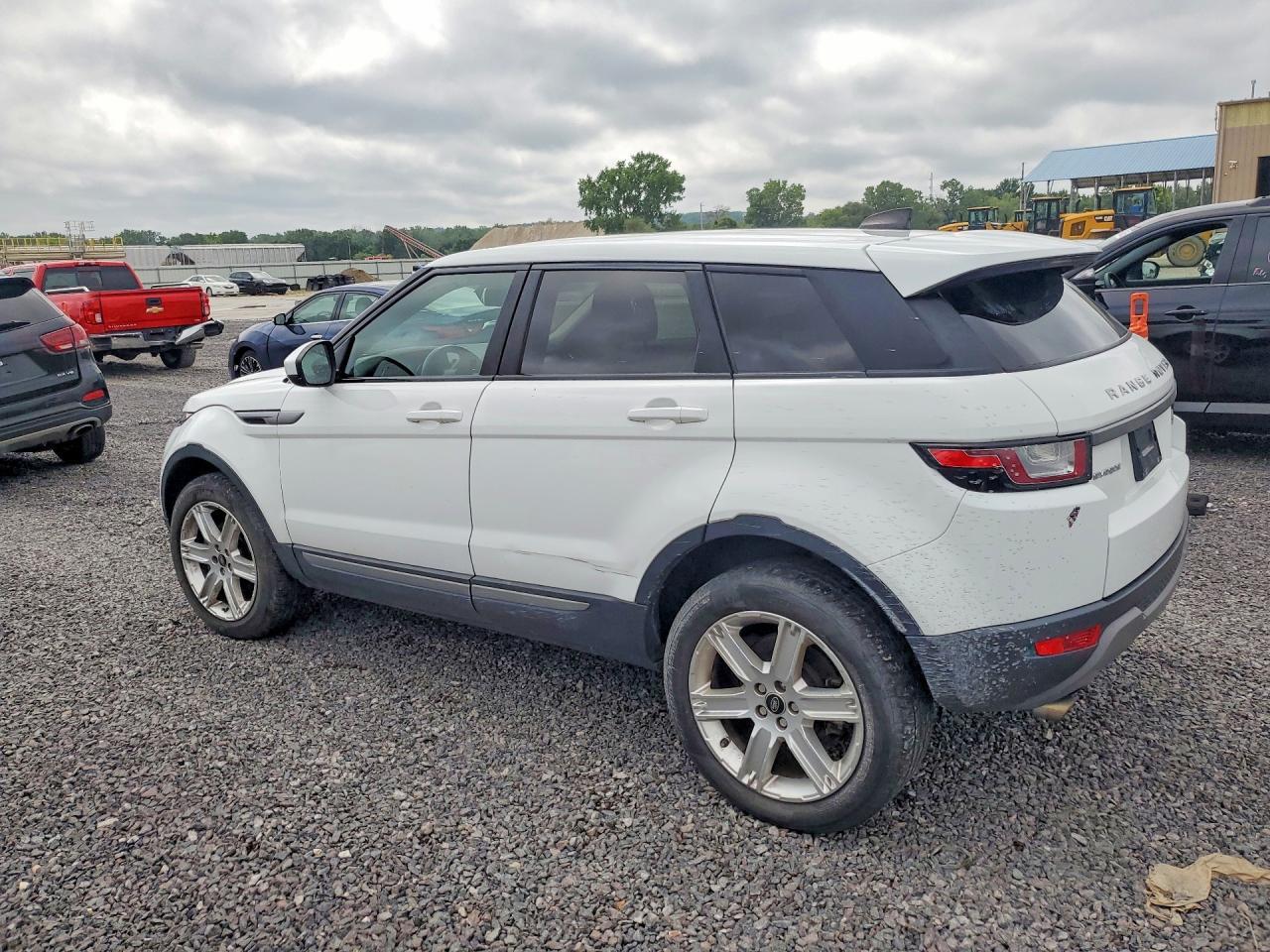 2017 LAND ROVER RANGE ROVER EVOQUE SE — Фото 2 из 13