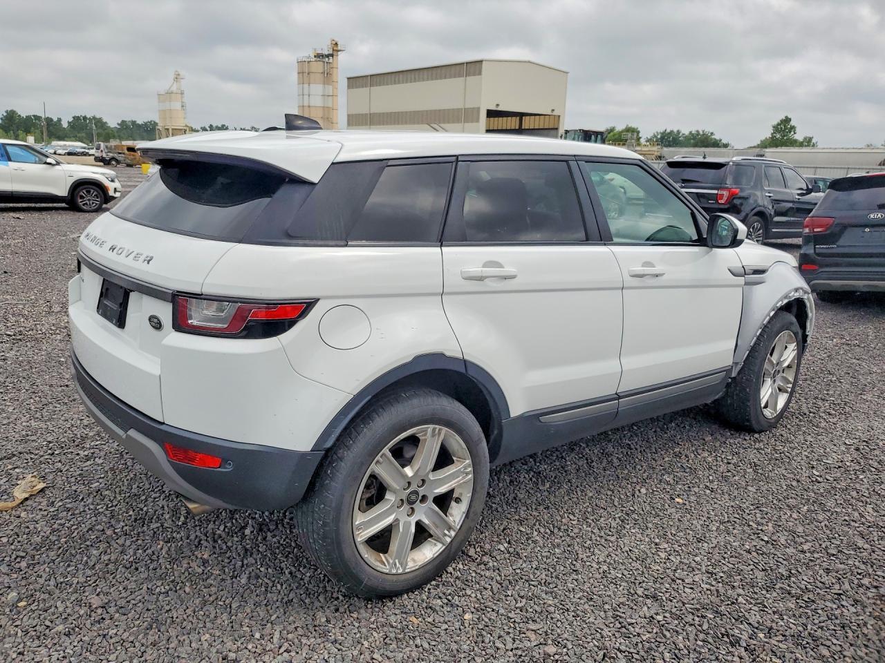 2017 LAND ROVER RANGE ROVER EVOQUE SE — Фото 3 из 13