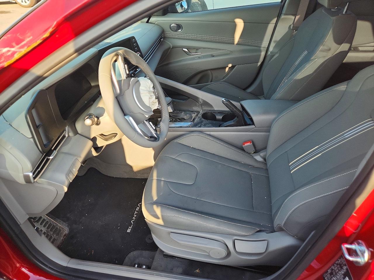 2026 HYUNDAI ELANTRA SEL SPORT — Фото 7 из 13