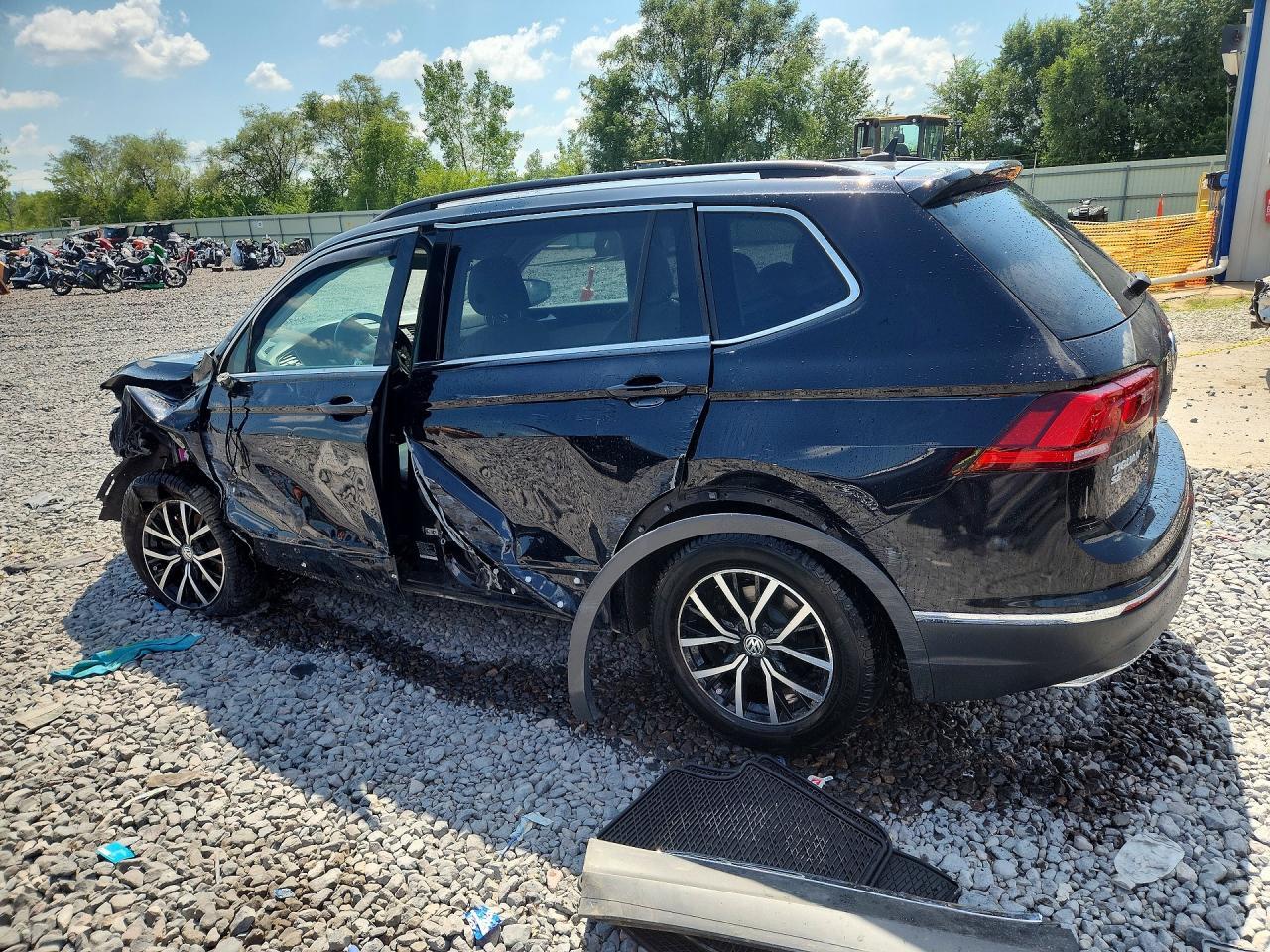 3VV3B7AX4MM125129 2021 VOLKSWAGEN TIGUAN photo no. 2