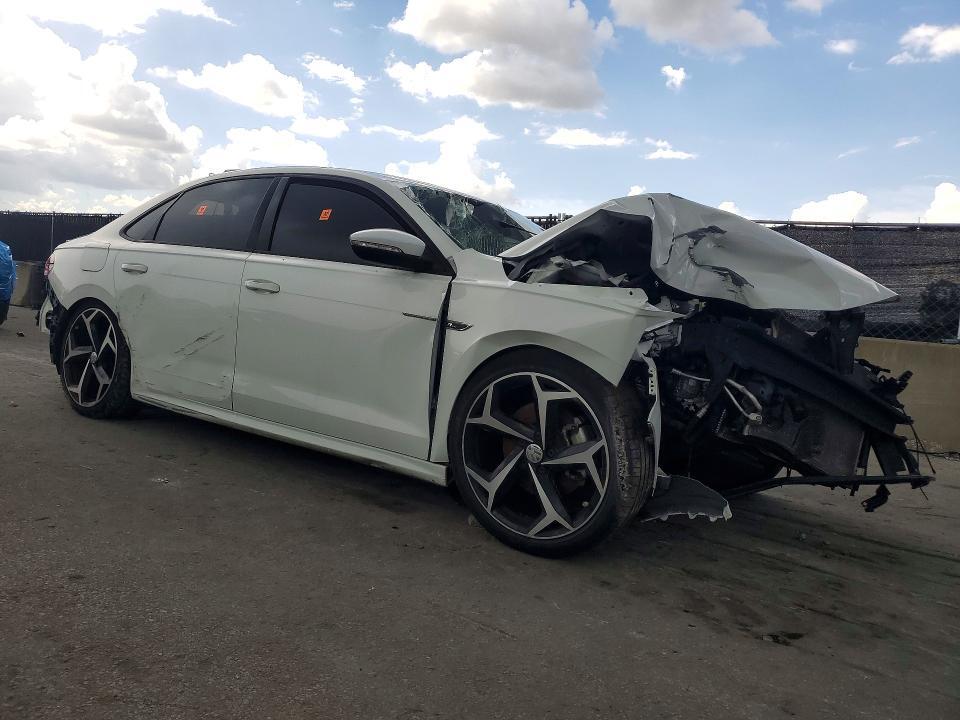 2021 VOLKSWAGEN PASSAT R-LINE — Фото 4 из 13
