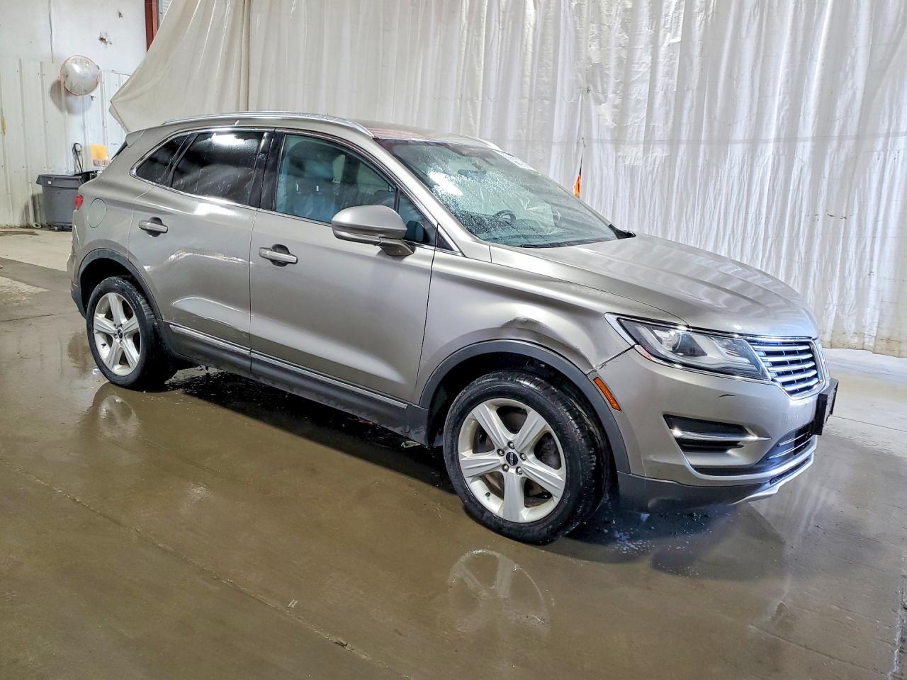 2017 LINCOLN MKC PREMIERE — Фото 4 из 13