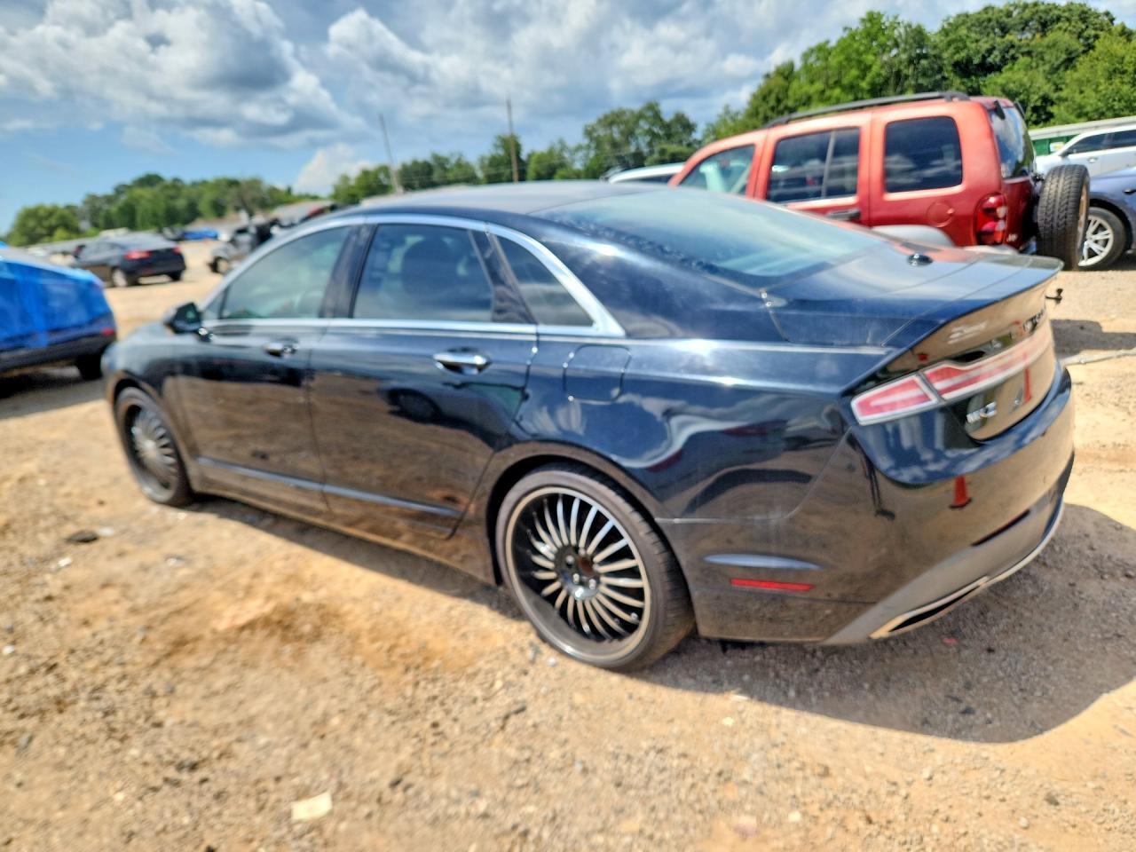 2017 LINCOLN MKZ SELECT — Фото 2 из 12