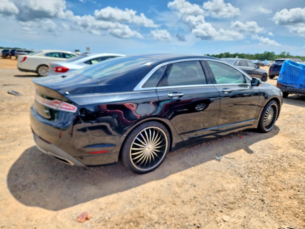 2017 LINCOLN MKZ SELECT — Фото 3 из 12