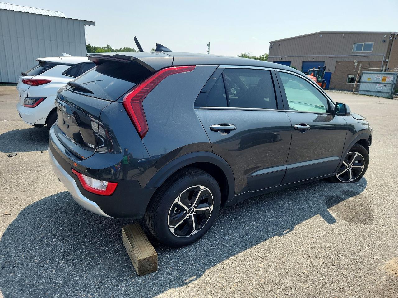 2026 KIA NIRO LX — Фото 3 из 14