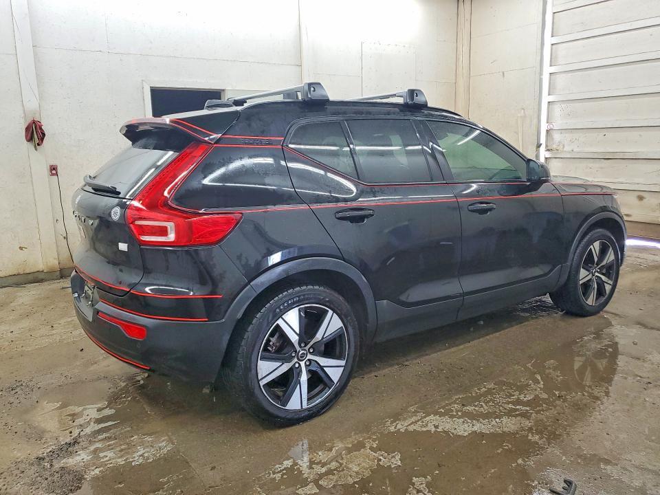 2021 VOLVO XC40 RECHARGE — Фото 3 из 16
