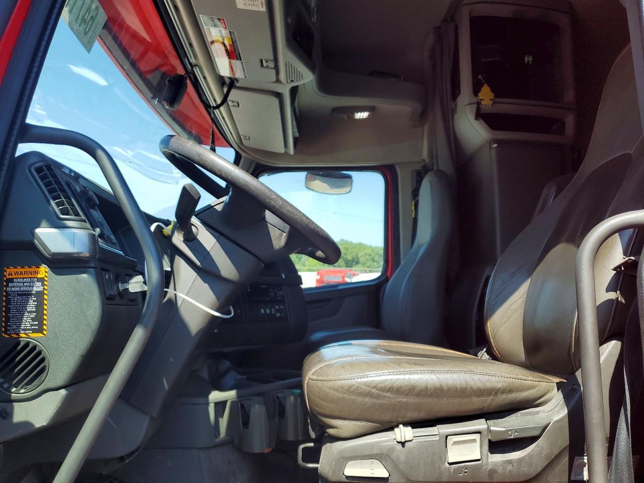 2021 VOLVO VN VNL — Фото 7 из 13