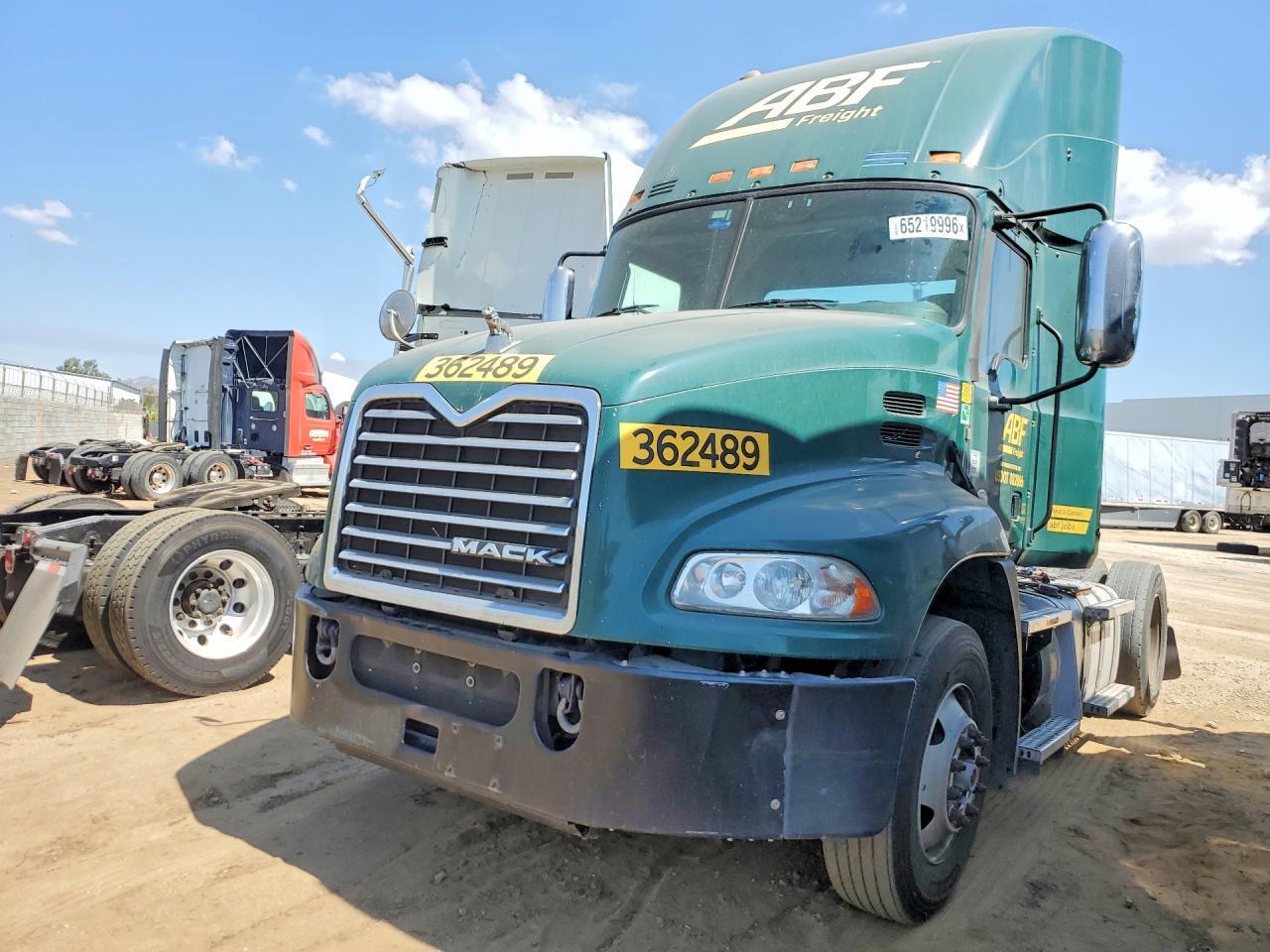 2017 MACK 600 CXU600