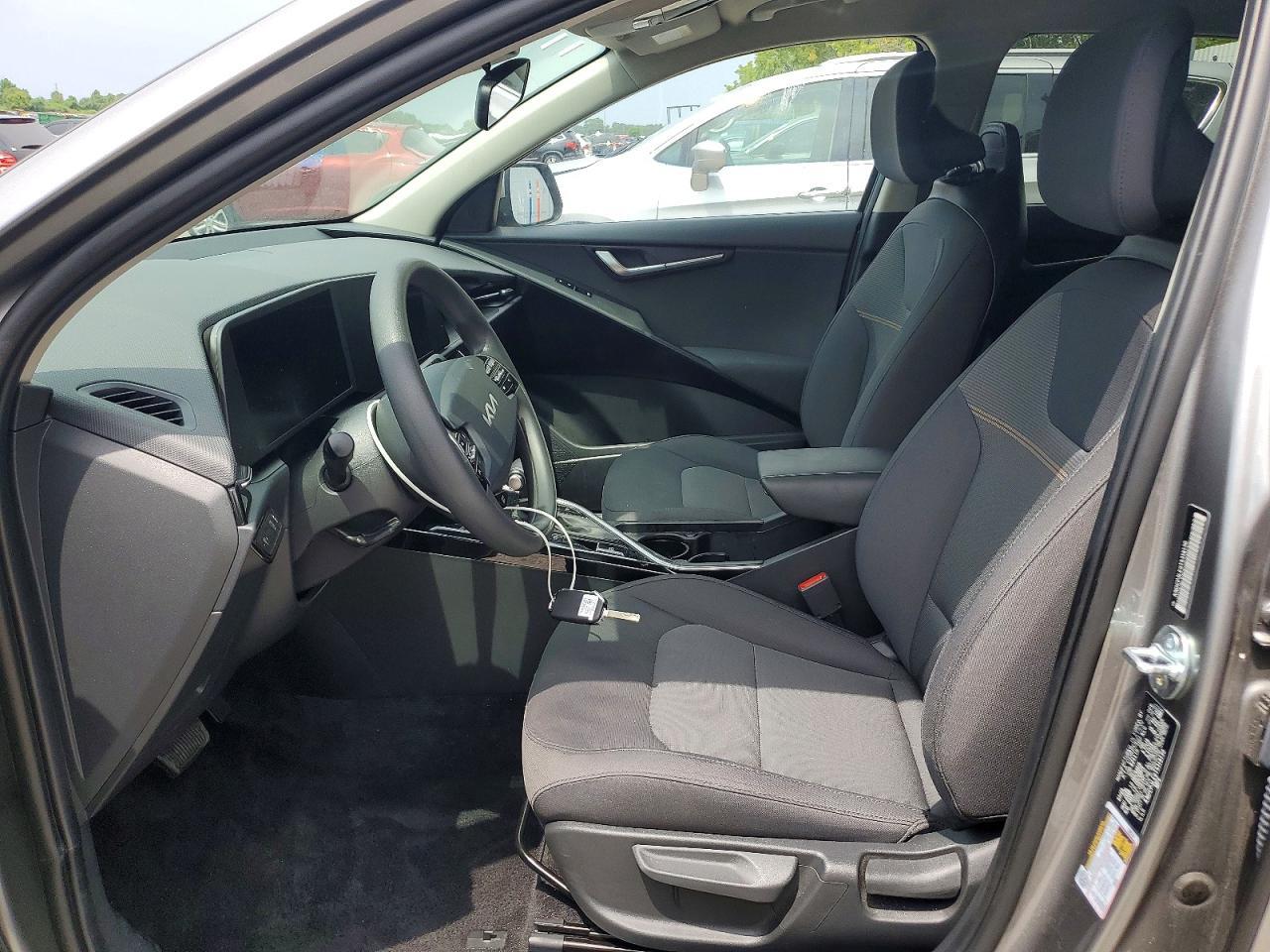 KNDCP3LE0T5318130 2026 KIA NIRO photo no. 7