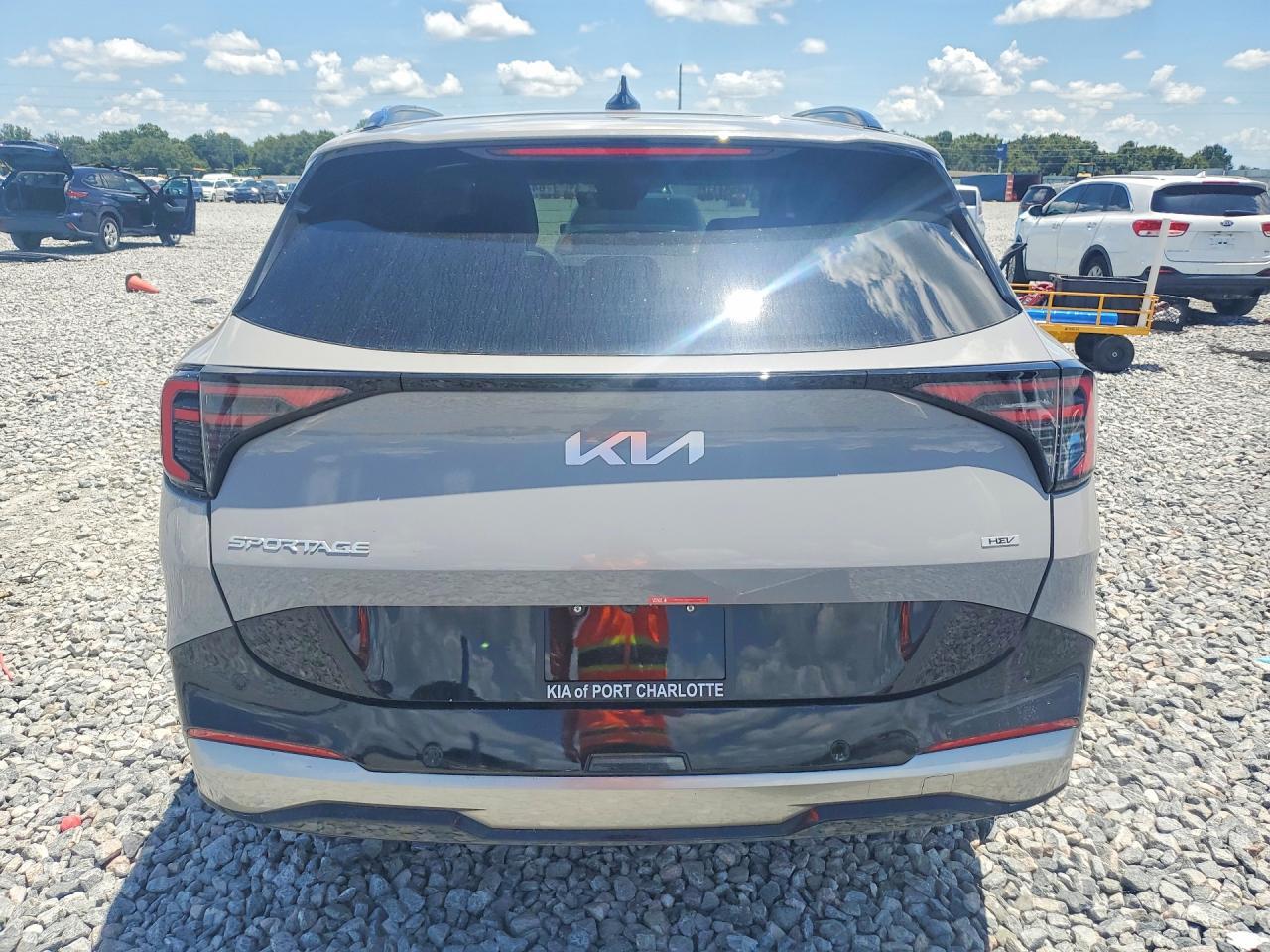 2026 KIA SPORTAGE SX PRESTIGE — Фото 6 из 12