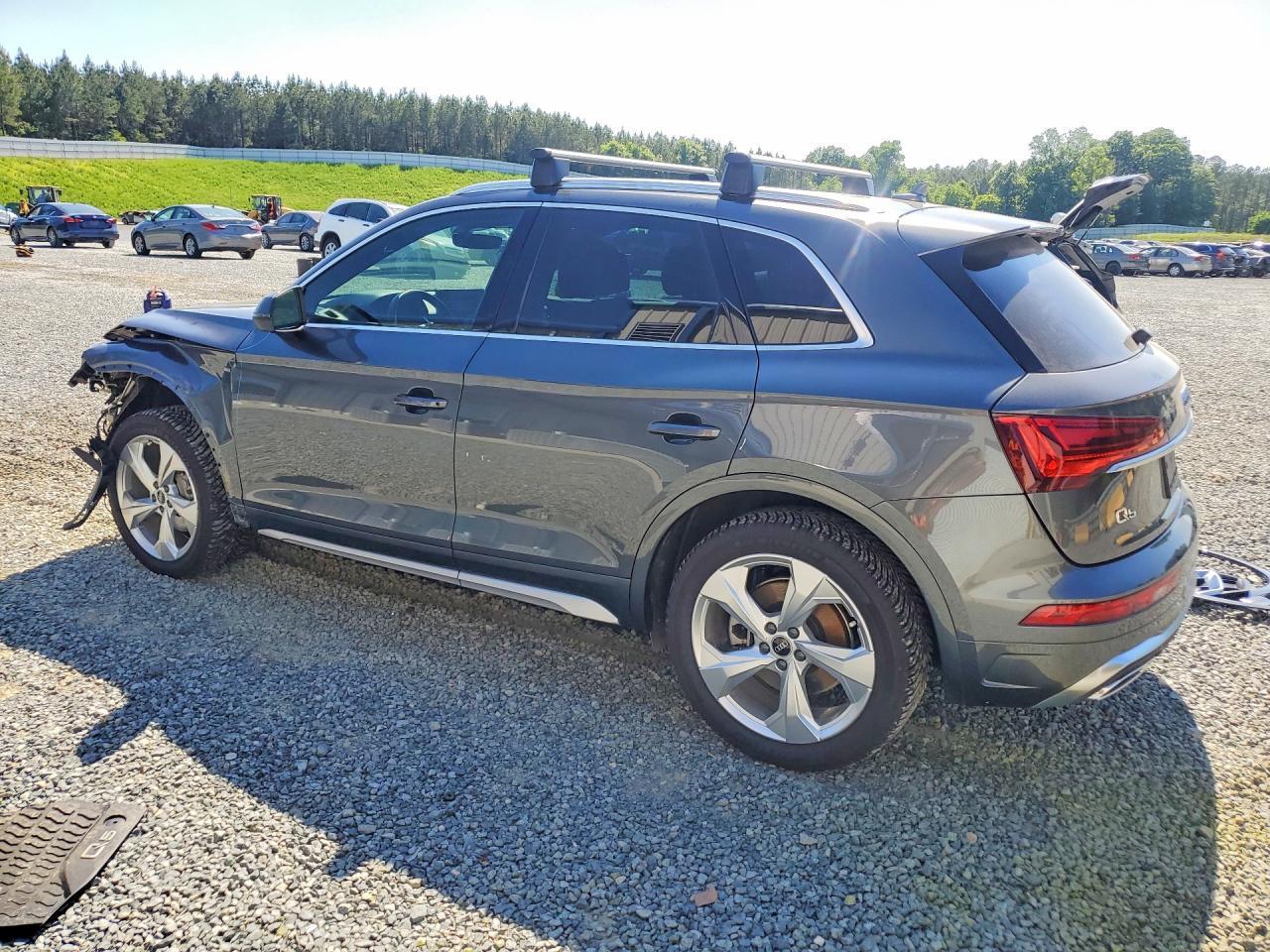 WA1EAAFY8N2001831 2022 AUDI Q5 photo no. 2