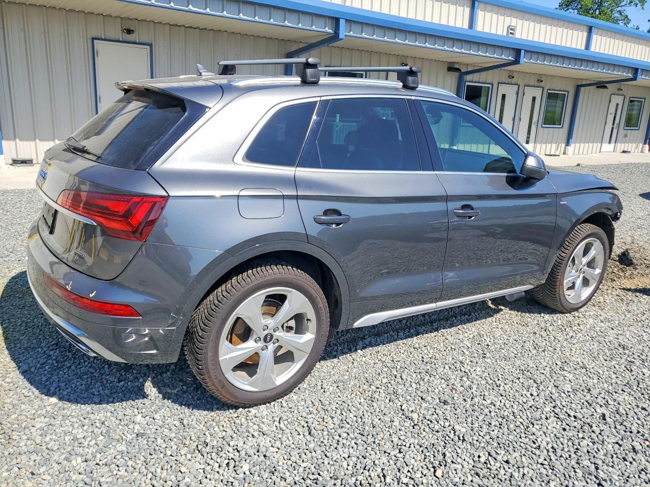 WA1EAAFY8N2001831 2022 AUDI Q5 photo no. 3